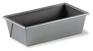 Calphalon Classic Bakeware 4-1 2-by-8-1 2-Inch Rectangular Nonstick Medium Loaf Pan by Calphalon