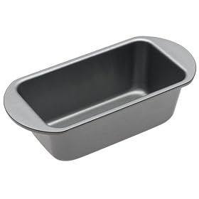 Click here to buy Chicago Metallic Duncan Hines Mini Loaf Pan by Chicago Metallic.