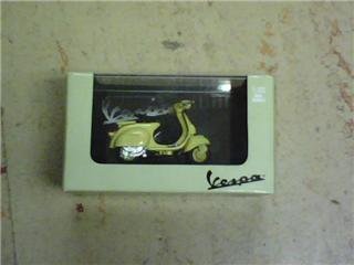 New Ray 1 32 Vespa Series 2 (Sold invidivually)