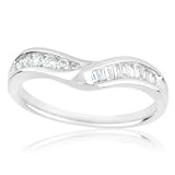 Curved Diamond Band 1/4ctw