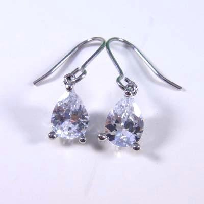 豪華大粒涙♪♪czダイヤモンドフックピアス（プラチナ仕上）PH104WS