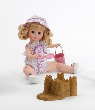 Madame Alexander Dolls Wendy's Sand Castle Window Box, 8