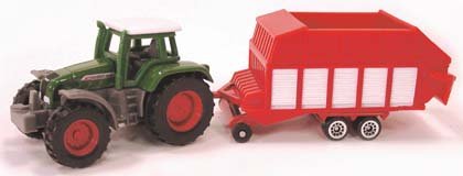 Fendt 926 Vario MFD w/ Forage Wagon