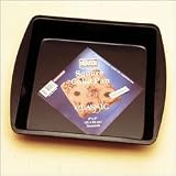 Kaiser Bakeware Classic 9-Inch Square Cake Pan