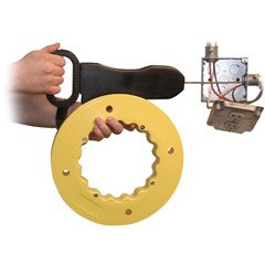 Bes BRC100 Barracuda Fishtape with Puller