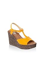 JULIE JULIE Sandalias de cuña (Ocre)