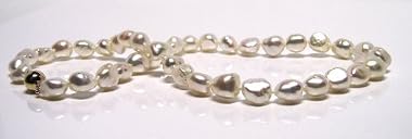 HinsonGayle Extreme Baroque Collection Premium AAA White Free-Form Baroque Cultured Pearl Necklace (14K Yellow Gold)