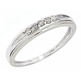 1/7 CT. T.W. Round Cut Diamond Women's Wedding Band 10K White Gold - Size 7
