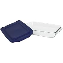 Pyrex Bakeware 7 x 11 Rectangular Baking Dish with Lid