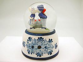 Essence of Europe Gifts E.H.G Snow Globes Water Globes: Delft Blue Kissing Couple (2.5")