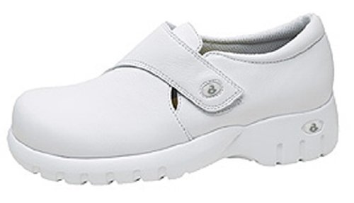 wide nursing shoes