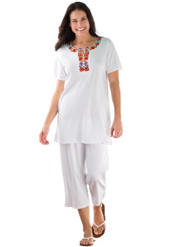 Plus Size Tunic Top And Capri Pants Set With Embroidery