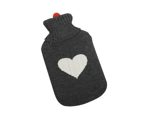 Bouillotte Recouverte d'un Tricot Grise Coeur Blanc