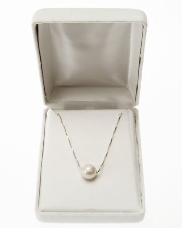 7- 7 1/2 Fresh Water White Pearl Pendant on an 18