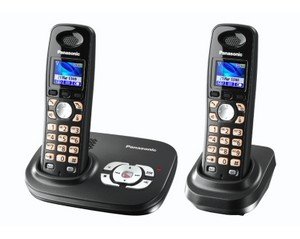 Panasonic KX-TG8022GT, DECT Schnurlostelefon mit Anrufbeantworter und zusätzlichem Mobilteil inkl. Ladeschale, titan-schwarz