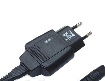 Braun Accessoires-Alimentation 5690 secteur de la base/ chargeur/Transformateur avec cordon Braun - Transformateur pour rasoir braun 530s-4, 550, 550s-3, 550s-4, 550cc-4, 560, 560s-3, 560s-4, 565cc-4, 570s-4, 570cc, 570cc-3, 570cc-4, 590cc, 590cc-3, 590cc-4, 8385 C&R, 8374, 8377 - Series 5, ContourPro/2 ecriture couleur different envoyoi aléatoire