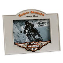 Harley-Davidson&reg; Bar & Shield Logo with Wings Picture Frame 99354-09V