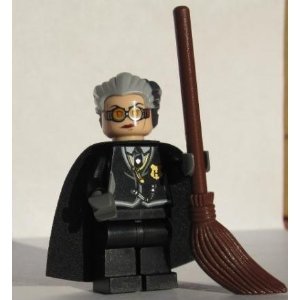 Madam Hooch (Rolanda) with Broom - LEGO Harry Potter Minifigure