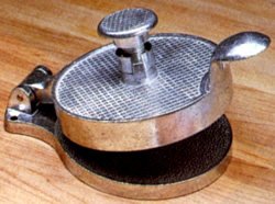 Adjustable Hamburger patty maker by Hamburger Presses