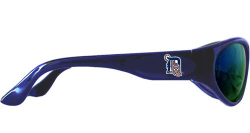 Click here to buy Detroit Tigers Sunglasses by Siskiyou.