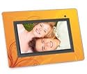 PIXMANIA F7024 7 Digital Photo Frame + 4 covers + 2 GB SD Memory Card + Cleaning Applicator for Digital Photo Frames 7 to 8.5\ Digital photo frame Bundle