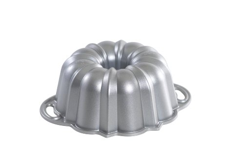 Nordic Ware Platinum Collection Cast Aluminum Bundt Pan, 6 Cup