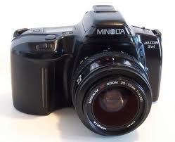 MINOLTA Maxxum 3xi SLR 35mm with AF power zoom 28-80mm Lens