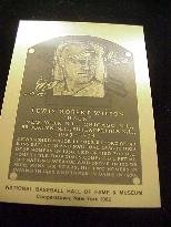Cover image : Hack Wilson Cooperstown Hall Of Fame Issued Metal Card Mint Sold Out Rare