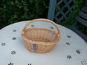 Small wicker basket Small wicker basket