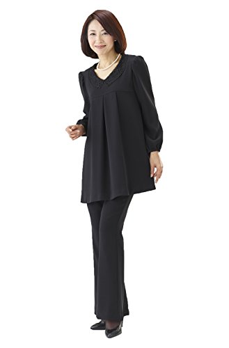 (モノワール) MONOIR 喪服 レディース 礼服 大きいサイズ 日本製 レース衿 チュニック ブラックフォーマル パンツスーツ オールシーズン 114701
