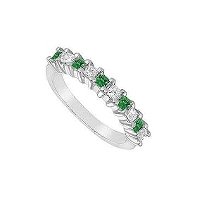 Emerald and Diamond Ring : 14K White Gold - 0.50 CT TGW