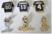 NFL Team Pin Player, Top Stars der NFL, Jersey oder Signature Motiv, Rice #80 Raiders, Warner # 13 
Rams oder Favre #4 Packers, original USA Lizenzware. 