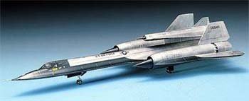 Cover image : 1642 1/72 Lockheed SR-71A Blackbird Drone