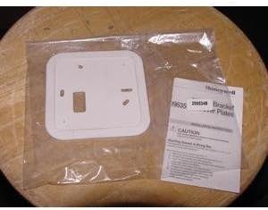 TRADELINE/HONEYWELL 209634B WHITE THERMOSTAT COVER PLATE