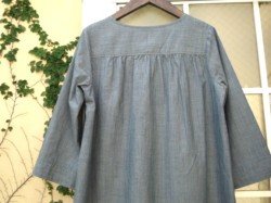 (ダナファヌル) Dana Faneuil Ｖネックピンタック無地ワンピース