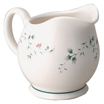 Pfaltzgraff Winterberry Gravy/Sauce Pitcher