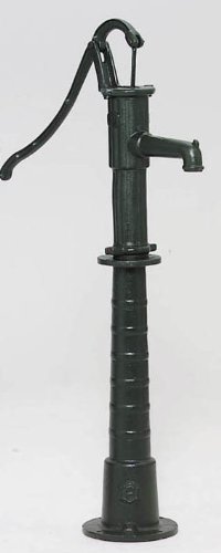 Bevo Handpumpe mit Rund-Flansch Länge 44 cm, Höhe 67 cm, Grauguß grün lackiert