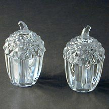 ACORN SALT/PEPPER SHAKERS