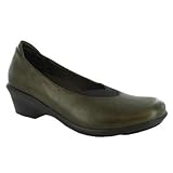 IMAGE OF Women's Priya Pump Color: Green Italian Softy Leather, Size: 39