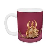 Asante helmet worn by officials, from Ghana (gold and animal skin) by African School - Mug - Standard Size