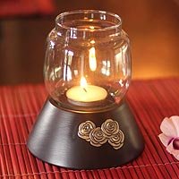 NOVICA Mango wood candleholder Rose Glow