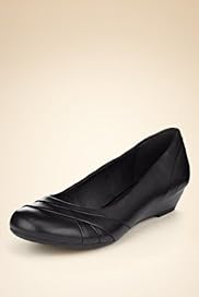 Footglove Original Leather Pleated Wedge Pumps