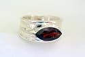 Extraordinary Wideband Garnet Ring
