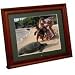Photo : Portable USA 10.4-Inch PU10WE 1 GB Digital Picture Frame with Two Wood Frames