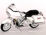 Review Maisto  / Die-cast Model Harley Davidson Road Glide (1:18 scale in White)