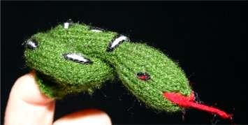 Finger Puppet Educational Toy Hand Knit Soft Wool FP_SNAKEGREEN