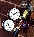 Tools & Hardware : Dual Water Gauge - Pressure (PSI) and Flow (GPM) in One