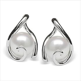 Shirley Japanese Akoya Cultured Pearl Earring