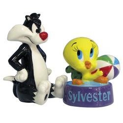 Loony Tunes Tweety in Sylvesters Bowl Figure