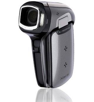 Childrens Toyshop  Electronics : Bundle: Sanyo VPC-CG9 Silver Video Camera/Camcorder 9MP+Soft Case + 4GB SDHC